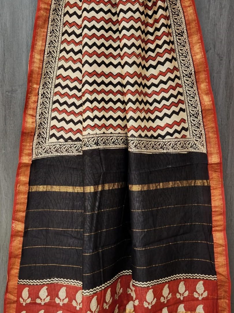 Bagru Handblock Maheshwari Silk Saree – Cream, Black & Maroon with Zari Border (5.5m + 1m Blouse)