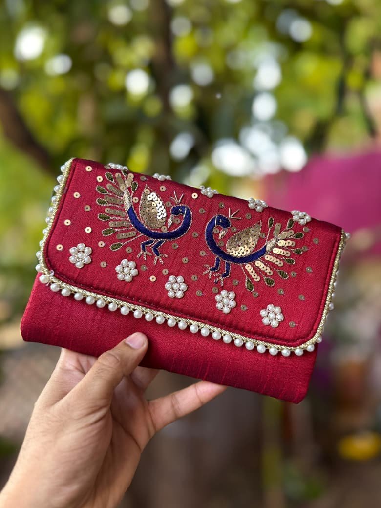 Peacock clutch and sling - Image 3