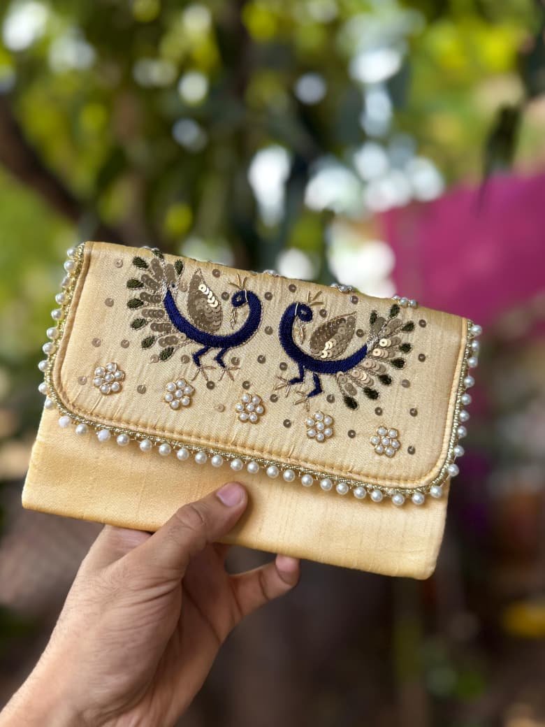 Peacock clutch and sling - Image 5